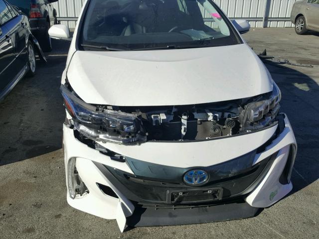 JTDKARFP4H3057147 - 2017 TOYOTA PRIUS PRIM 白色 照片 9