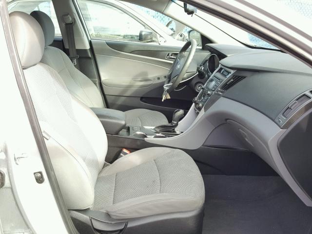 5NPEB4ACXDH726523 - 2013 HYUNDAI SONATA GLS SILVER photo 5