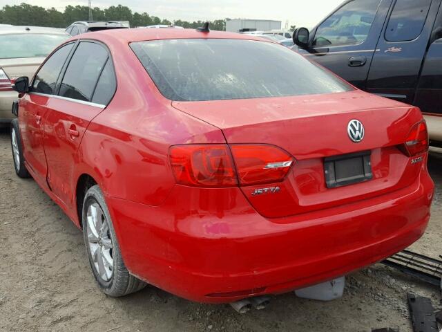 3VWDX7AJ9DM255968 - 2013 VOLKSWAGEN JETTA SE 红色 照片 3