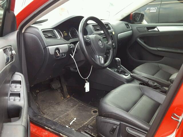 3VWDX7AJ9DM255968 - 2013 VOLKSWAGEN JETTA SE 红色 照片 9