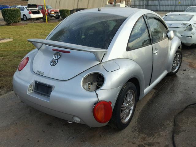 3VWCA21C7YM417068 - 2000 VOLKSWAGEN NEW BEETLE SILVER photo 4