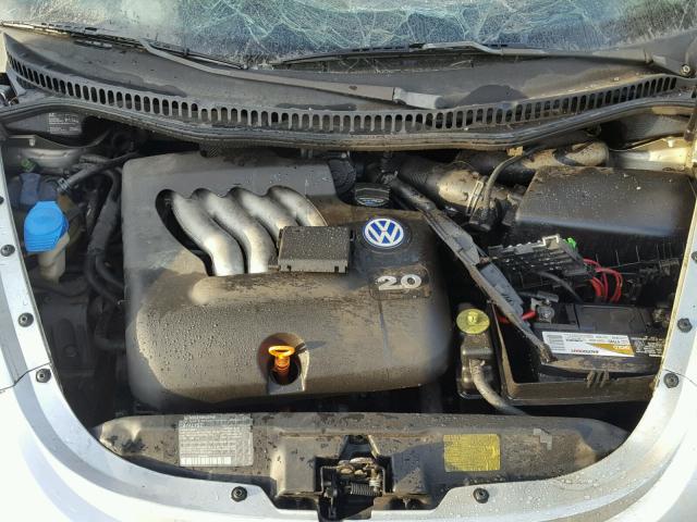 3VWCA21C7YM417068 - 2000 VOLKSWAGEN NEW BEETLE 银色 照片 7