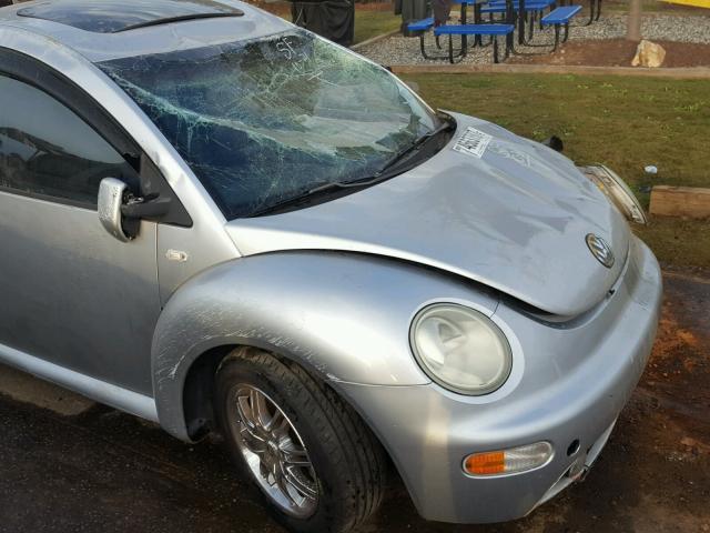 3VWCA21C7YM417068 - 2000 VOLKSWAGEN NEW BEETLE SILVER photo 9