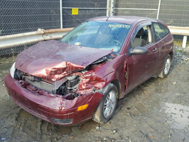 1FAFP31N76W156937 - 2006 FORD FOCUS ZX3 BURGUNDY photo 2