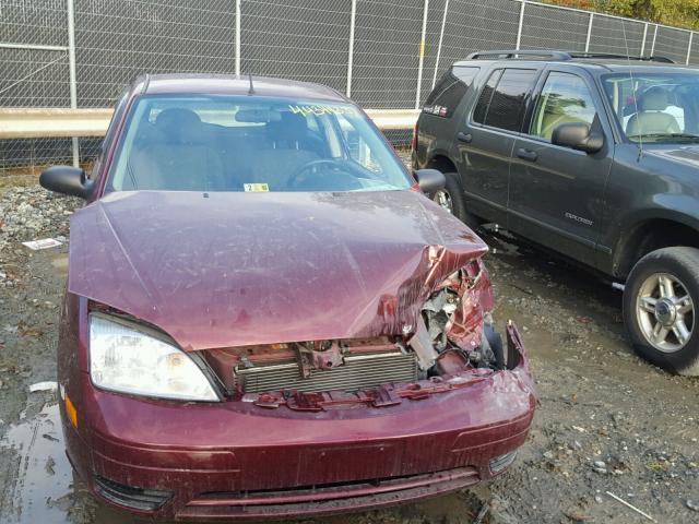 1FAFP31N76W156937 - 2006 FORD FOCUS ZX3 BURGUNDY photo 9