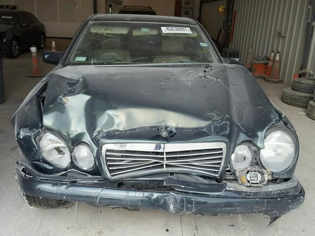 WDBJF65F6WA694066 - 1998 MERCEDES-BENZ E 320 GREEN photo 9