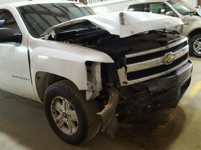 1GCEK19078E174025 - 2008 CHEVROLET SILVERADO WHITE photo 9