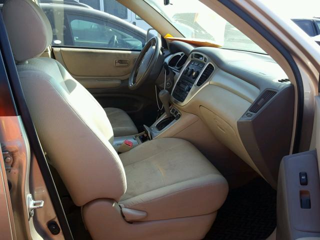 JTEGD21A940088442 - 2004 TOYOTA HIGHLANDER GOLD photo 5