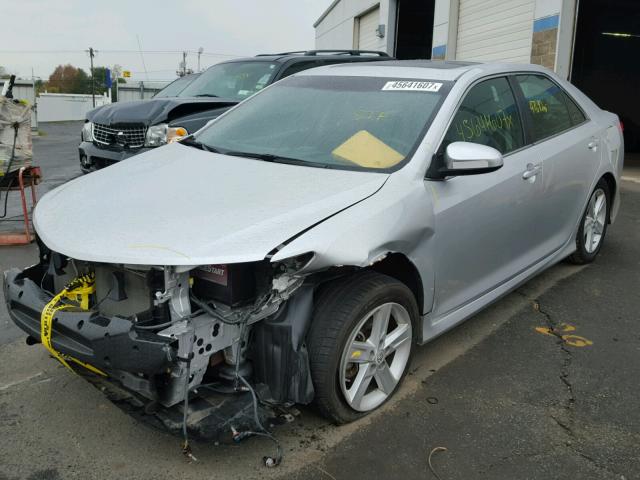 4T1BF1FKXDU221329 - 2013 TOYOTA CAMRY L SILVER photo 2