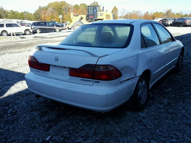 1HGCG1653WA040286 - 1998 HONDA ACCORD EX WHITE photo 4