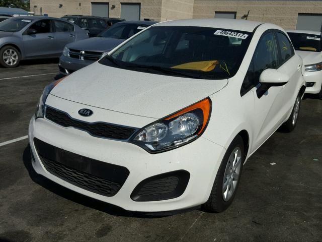 KNADN5A38E6410409 - 2014 KIA RIO EX WHITE photo 2