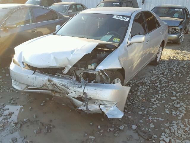 4T1BE32K55U980640 - 2005 TOYOTA CAMRY LE SILVER photo 2