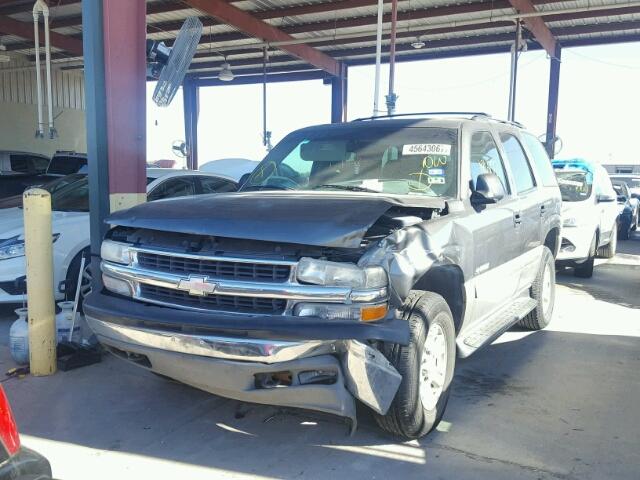 1GNEC13TXYJ128803 - 2000 CHEVROLET TAHOE C150 GRAY photo 2