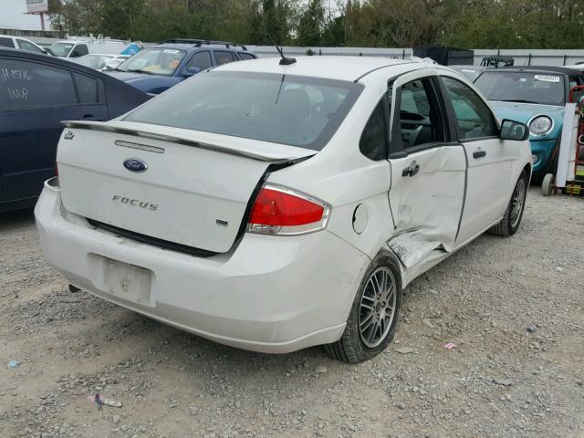 1FAHP3FN3BW179238 - 2011 FORD FOCUS SE WHITE photo 4