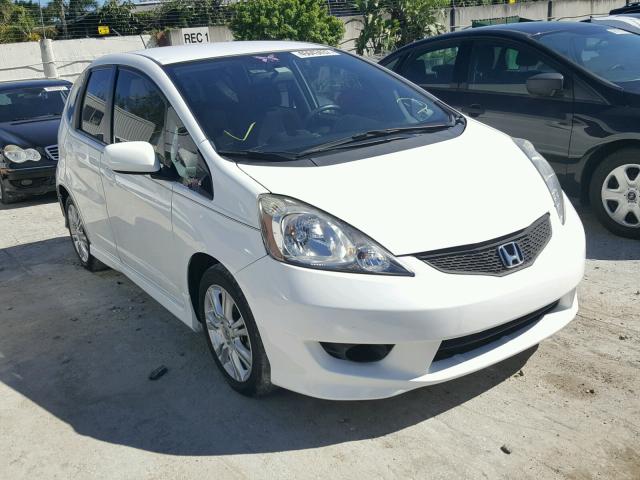 JHMGE8H58BS000199 - 2011 HONDA FIT WHITE photo 1