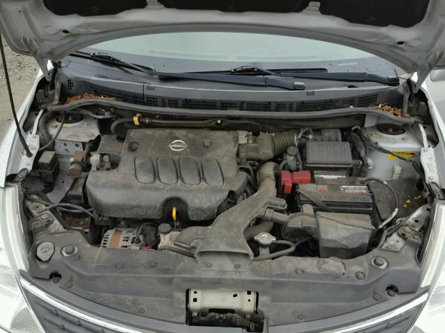 3N1BC11E18L445817 - 2008 NISSAN VERSA SILVER photo 7