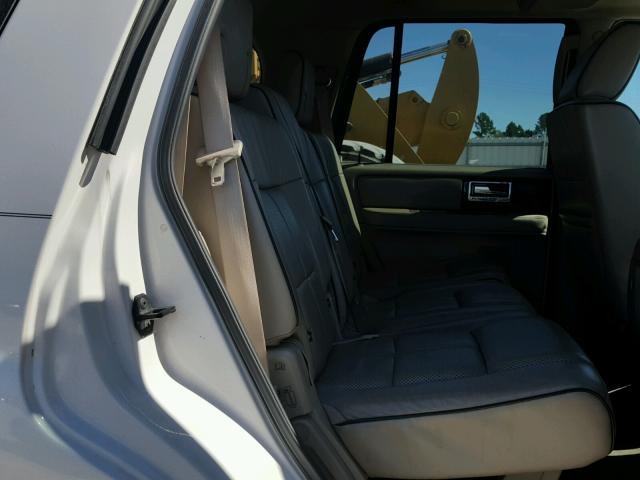 5LMFU27519LJ00205 - 2009 LINCOLN NAVIGATOR Biały zdjęcie 6