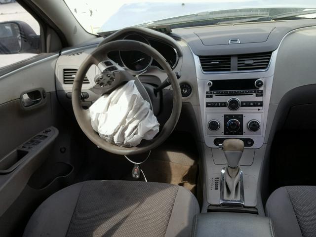 1G1ZB5EB3AF270615 - 2010 CHEVROLET MALIBU SILVER photo 9