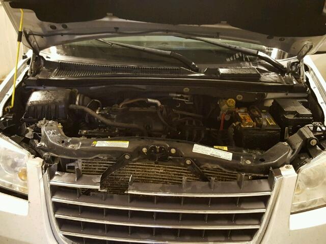 2A8HR54P68R116584 - 2008 CHRYSLER TOWN & COU SILVER photo 7