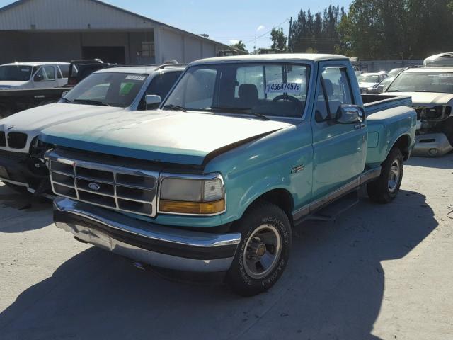 1FTDF15Y3RKA31426 - 1994 FORD F150 GREEN photo 2