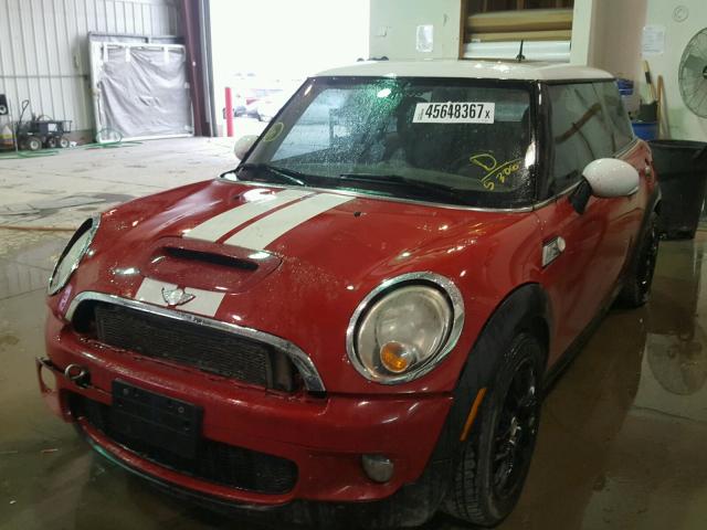 WMWMF73597TL85306 - 2007 MINI COOPER S RED photo 2