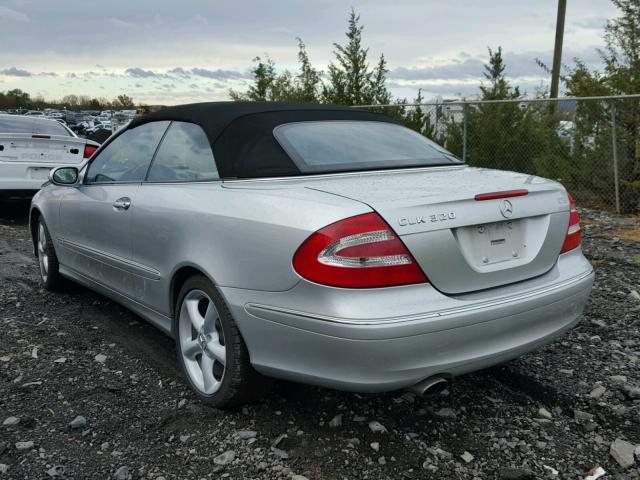 WDBTK65GX5T055334 - 2005 MERCEDES-BENZ CLK 320 SILVER photo 3