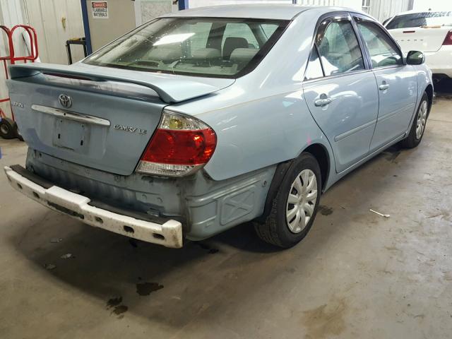 4T1BE32KX5U639847 - 2005 TOYOTA CAMRY LE BLUE photo 4