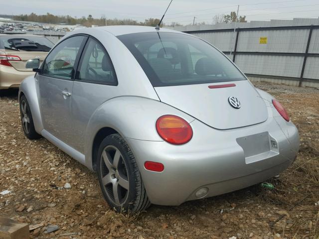 3VWCA21C0XM457507 - 1999 VOLKSWAGEN NEW BEETLE 银色 照片 3