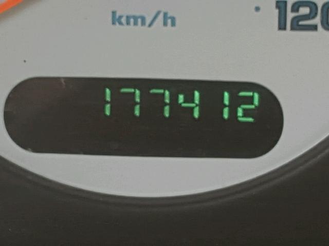 2C8GP44302R676591 - 2002 CHRYSLER TOWN & COU TAN photo 8