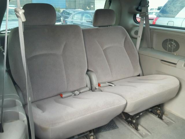 2C8GP44302R676591 - 2002 CHRYSLER TOWN & COU TAN photo 9