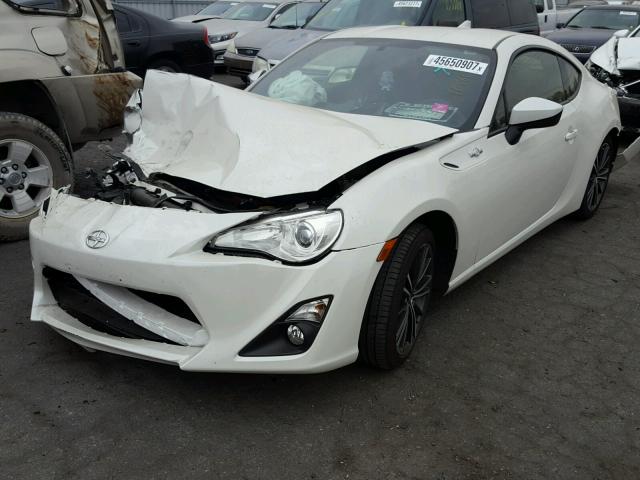 JF1ZNAA11G9709585 - 2016 TOYOTA SCION FR-S WHITE photo 2