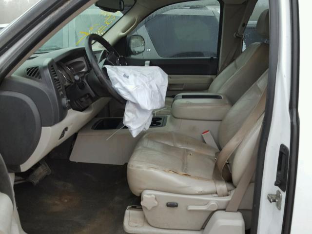 2GCEK19J481186496 - 2008 CHEVROLET SILVERADO WHITE photo 5