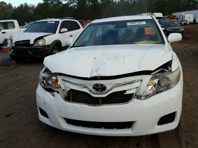 4T4BF3EK9BR218938 - 2011 TOYOTA CAMRY BASE WHITE photo 9