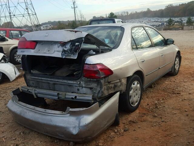 1HGCG5641XA117284 - 1999 HONDA ACCORD LX GOLD photo 4