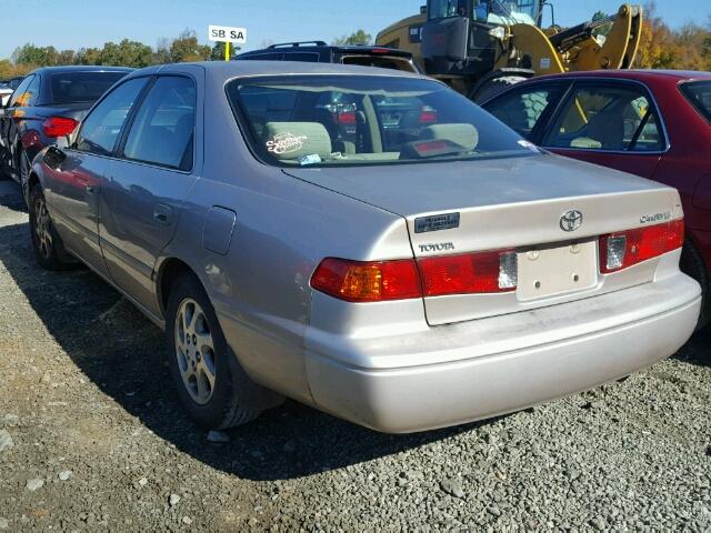 4T1BG22K11U840938 - 2001 TOYOTA CAMRY CE GOLD photo 3