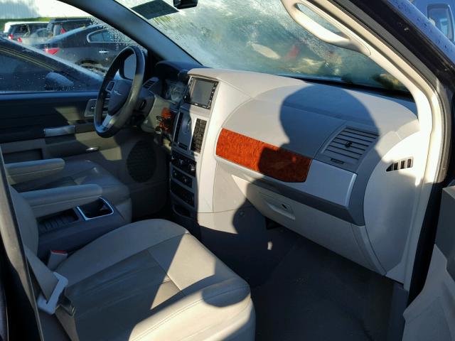 2A8HR54P98R738581 - 2008 CHRYSLER TOWN & COU 蓝色 照片 5