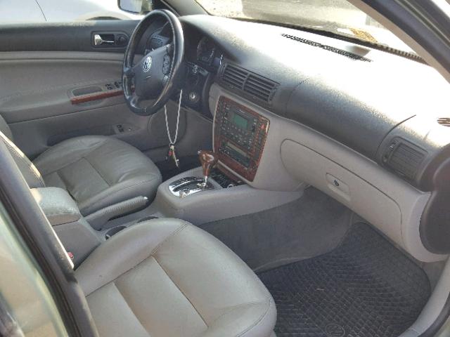 WVWTH63B02P445810 - 2002 VOLKSWAGEN PASSAT GLX GREEN photo 5