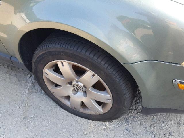 WVWTH63B02P445810 - 2002 VOLKSWAGEN PASSAT GLX GREEN photo 9