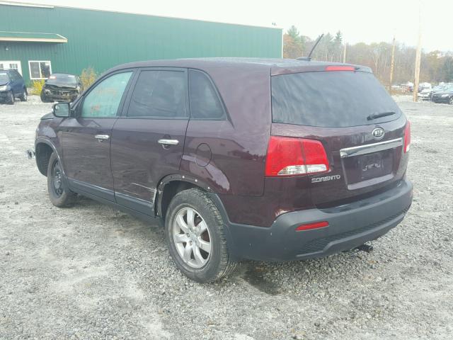 5XYKT3A18DG377975 - 2013 KIA SORENTO MAROON photo 3