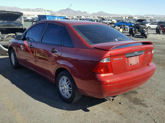 1FAFP34N85W126825 - 2005 FORD FOCUS ZX4 RED photo 3