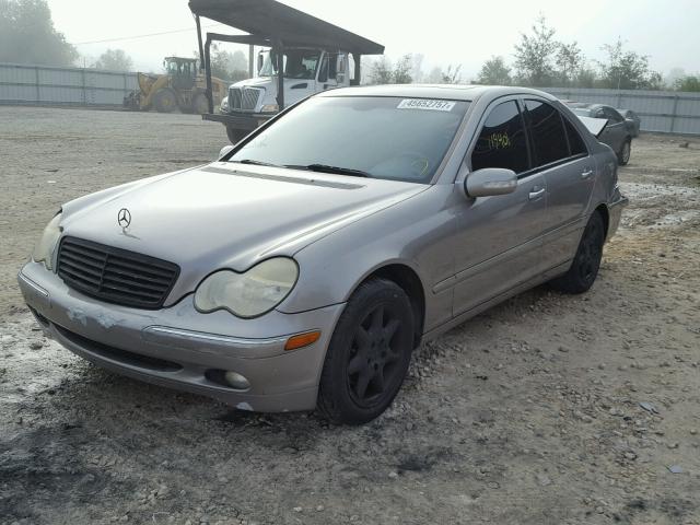 WDBRF81J84F532559 - 2004 MERCEDES-BENZ C GRAY photo 2