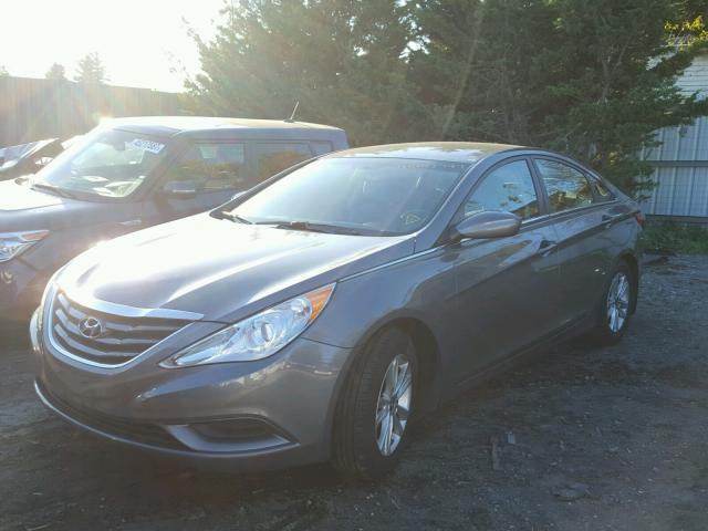 5NPEB4AC1CH403346 - 2012 HYUNDAI SONATA GLS GRAY photo 2