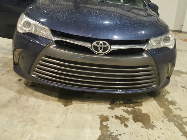 4T1BF1FK0HU640005 - 2017 TOYOTA CAMRY LE BLUE photo 10