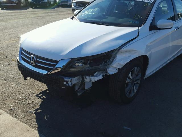 1HGCR2F3XEA117782 - 2014 HONDA ACCORD LX WHITE photo 9