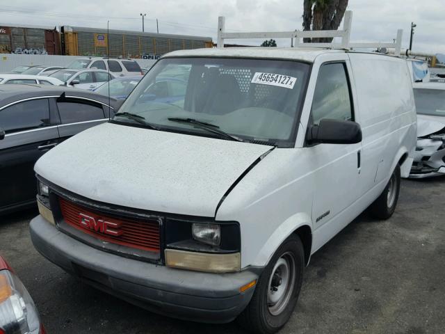 1GTDM19W2YB537102 - 2000 GMC SAFARI WHITE photo 2