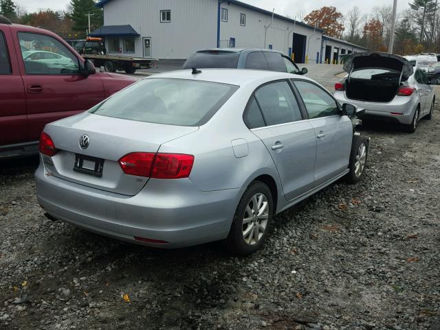 3VWD17AJ0EM435262 - 2014 VOLKSWAGEN JETTA SE GRAY photo 4