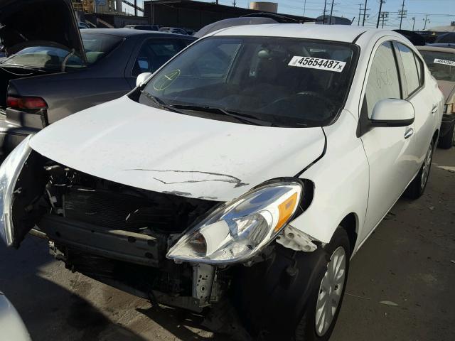 3N1CN7AP7EL830586 - 2014 NISSAN VERSA S WHITE photo 2