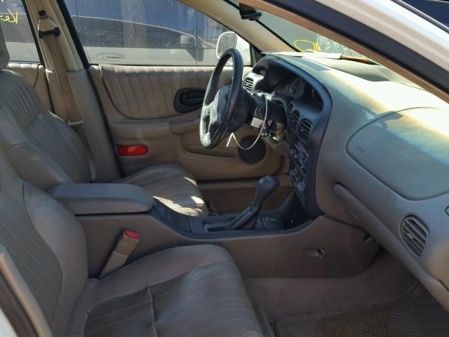 1G2WP52K12F135834 - 2002 PONTIAC GRAND PRIX WHITE photo 5