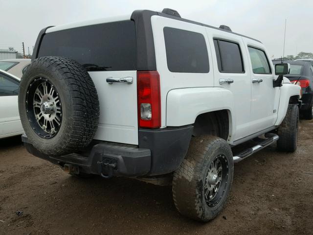 5GTDN136X68278013 - 2006 HUMMER H3 WHITE photo 4