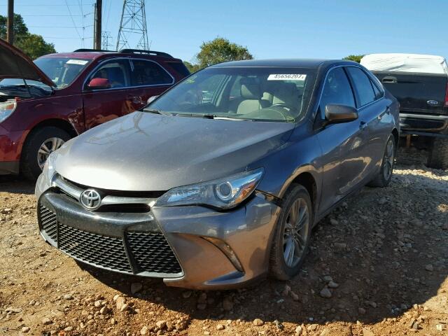 4T1BF1FK6FU910545 - 2015 TOYOTA CAMRY LE GRAY photo 2